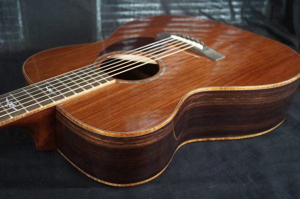 Huss & Dalton OM Custom Redwood Top / Indian Rosewood Back & Sides - Image 5
