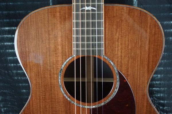 Huss & Dalton OM Custom Redwood Top / Indian Rosewood Back & Sides - Image 8