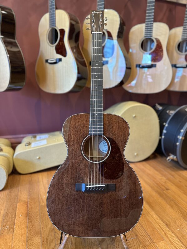 Bourgeois All Mahogany OO 'Hog Top' - Image 2